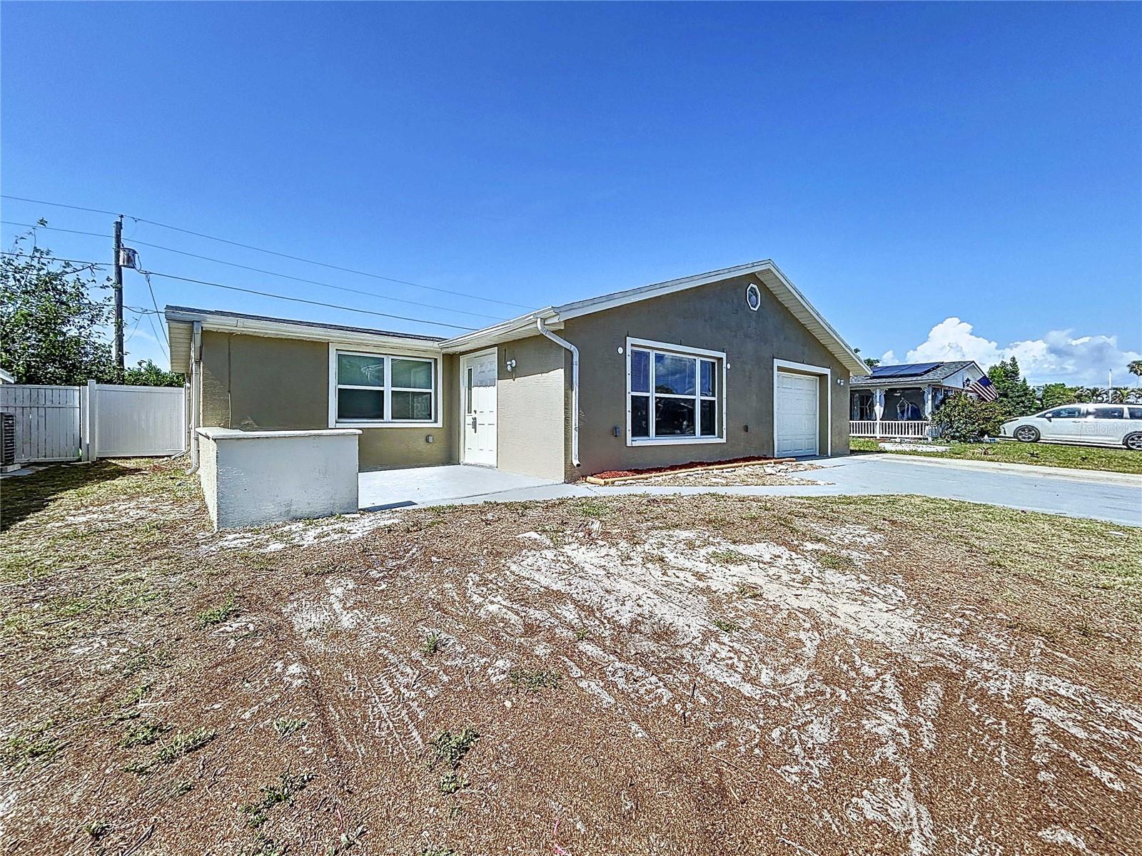 Listing photo id 32 for 5139 Victoria Lane