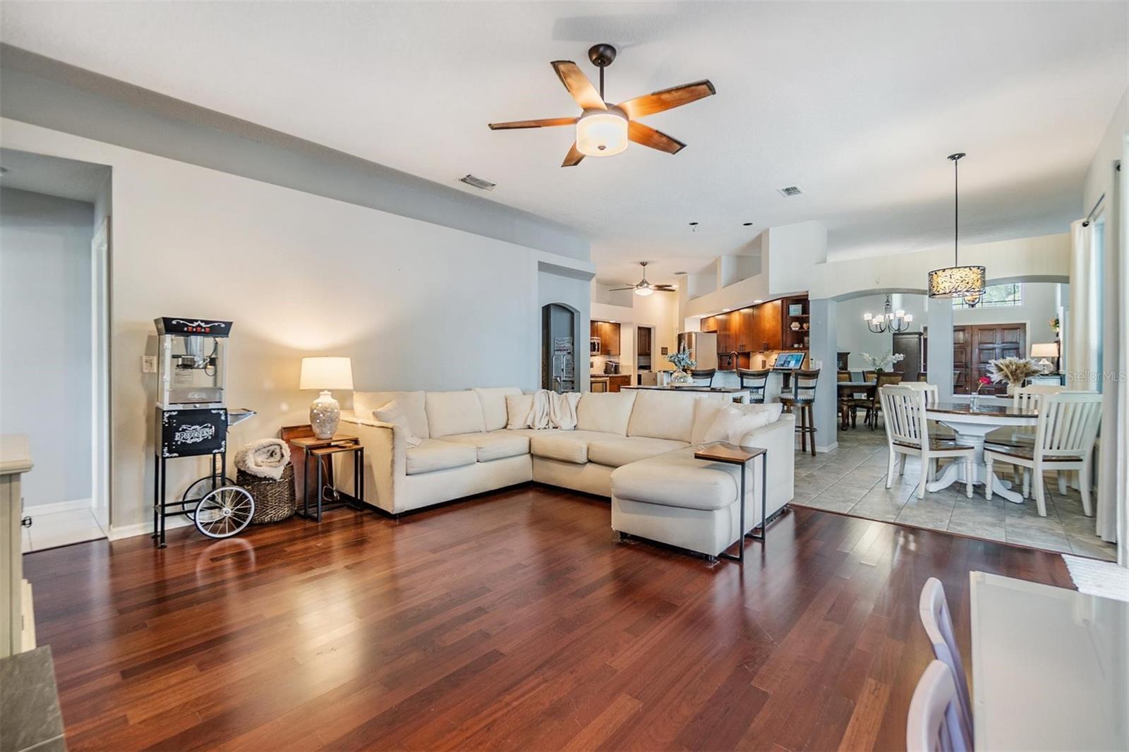 Listing photo id 16 for 2216 Eagle Bluff Drive