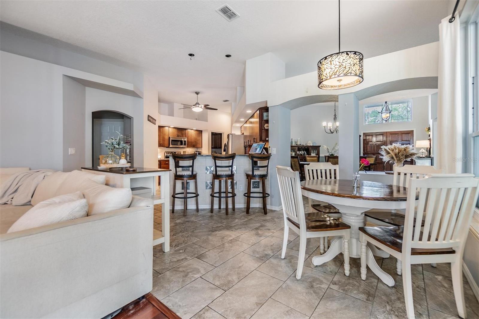 Listing photo id 19 for 2216 Eagle Bluff Drive