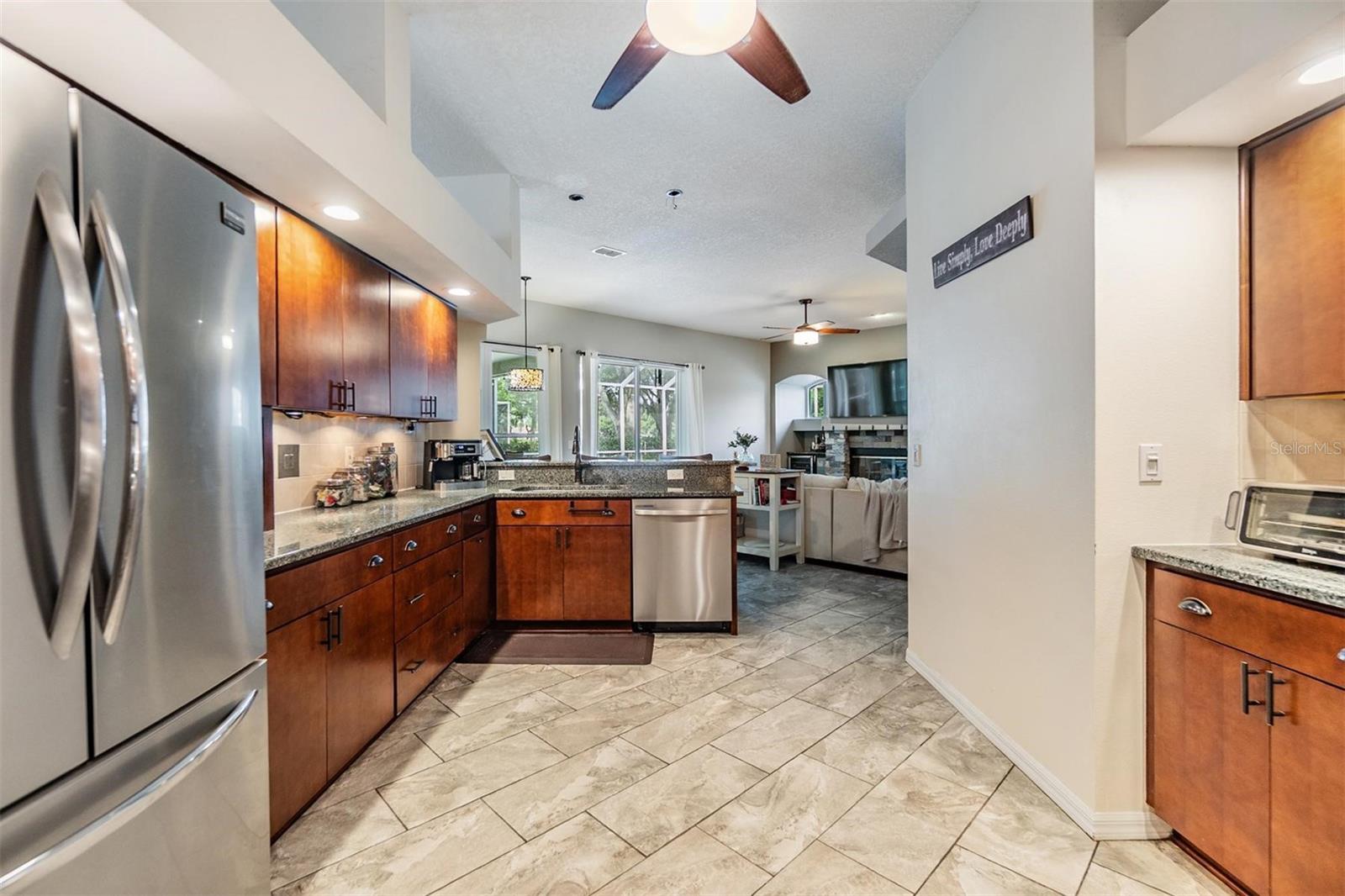Listing photo id 20 for 2216 Eagle Bluff Drive
