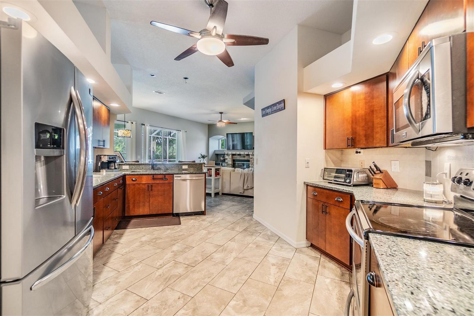 Listing photo id 22 for 2216 Eagle Bluff Drive