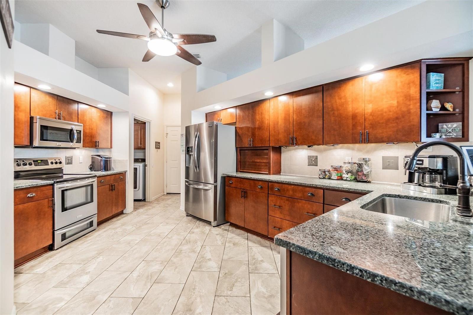 Listing photo id 23 for 2216 Eagle Bluff Drive