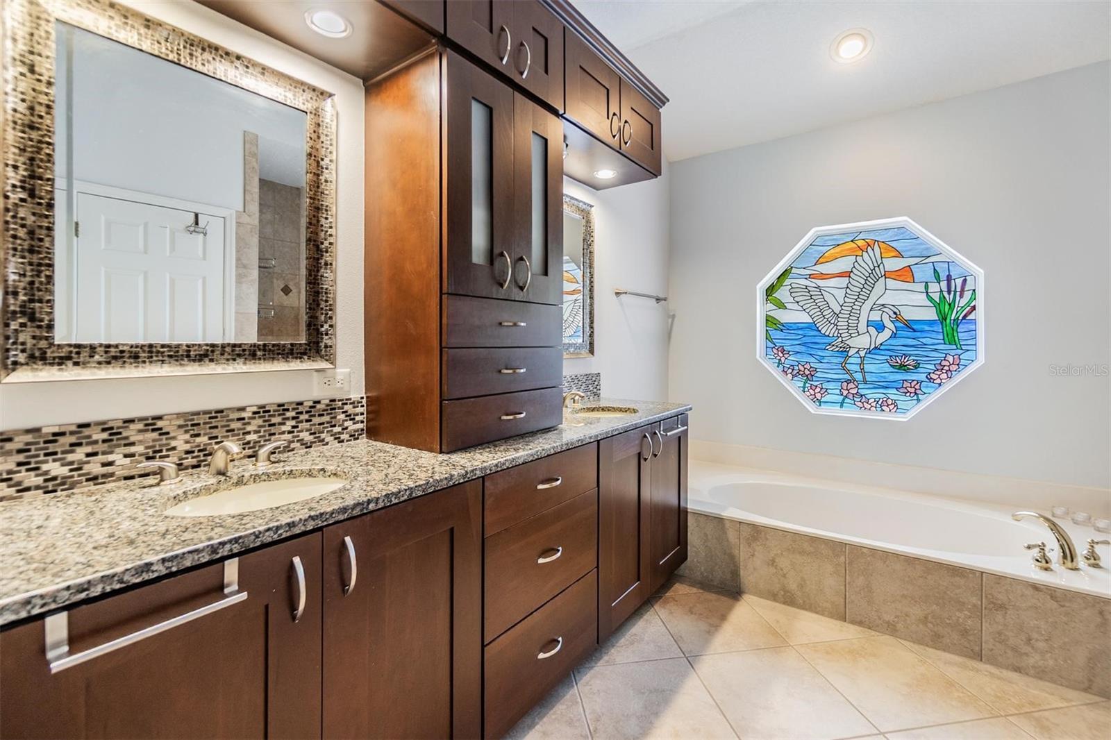 Listing photo id 27 for 2216 Eagle Bluff Drive
