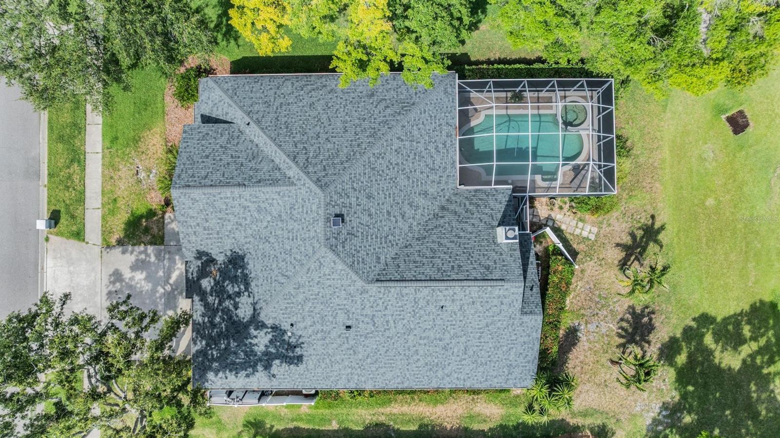 Listing photo id 2 for 2216 Eagle Bluff Drive