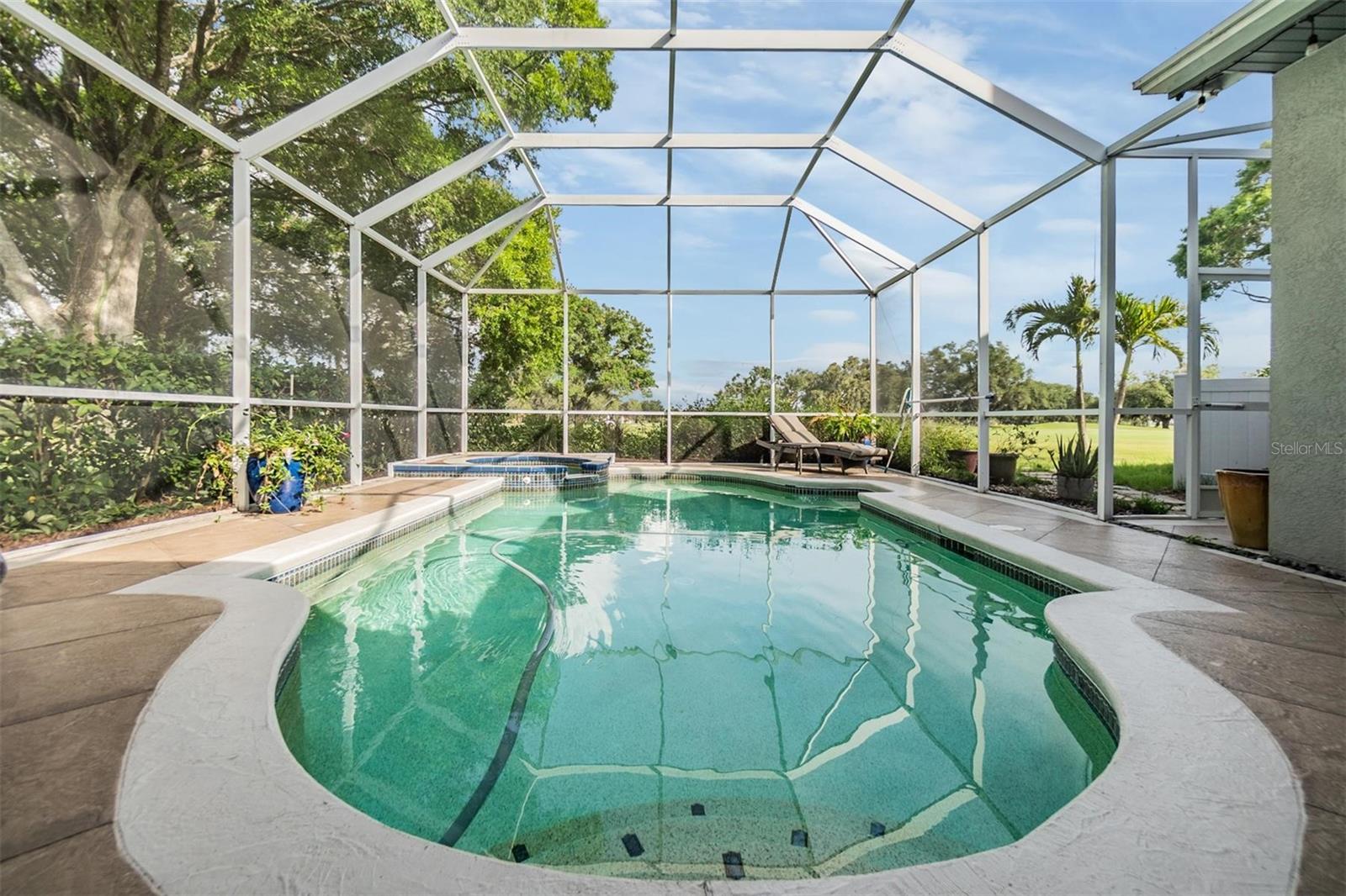 Listing photo id 41 for 2216 Eagle Bluff Drive