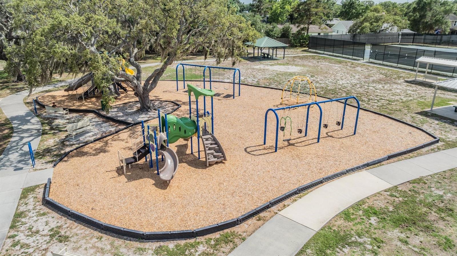 Listing photo id 53 for 2216 Eagle Bluff Drive