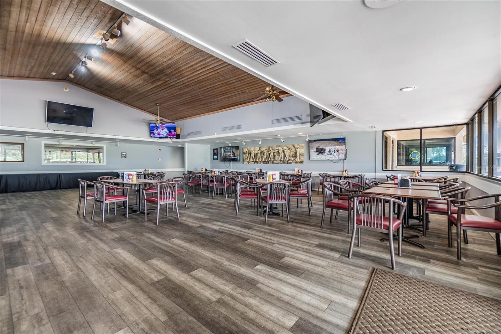 Listing photo id 57 for 2216 Eagle Bluff Drive