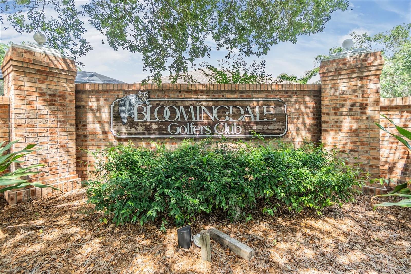 Listing photo id 5 for 2216 Eagle Bluff Drive