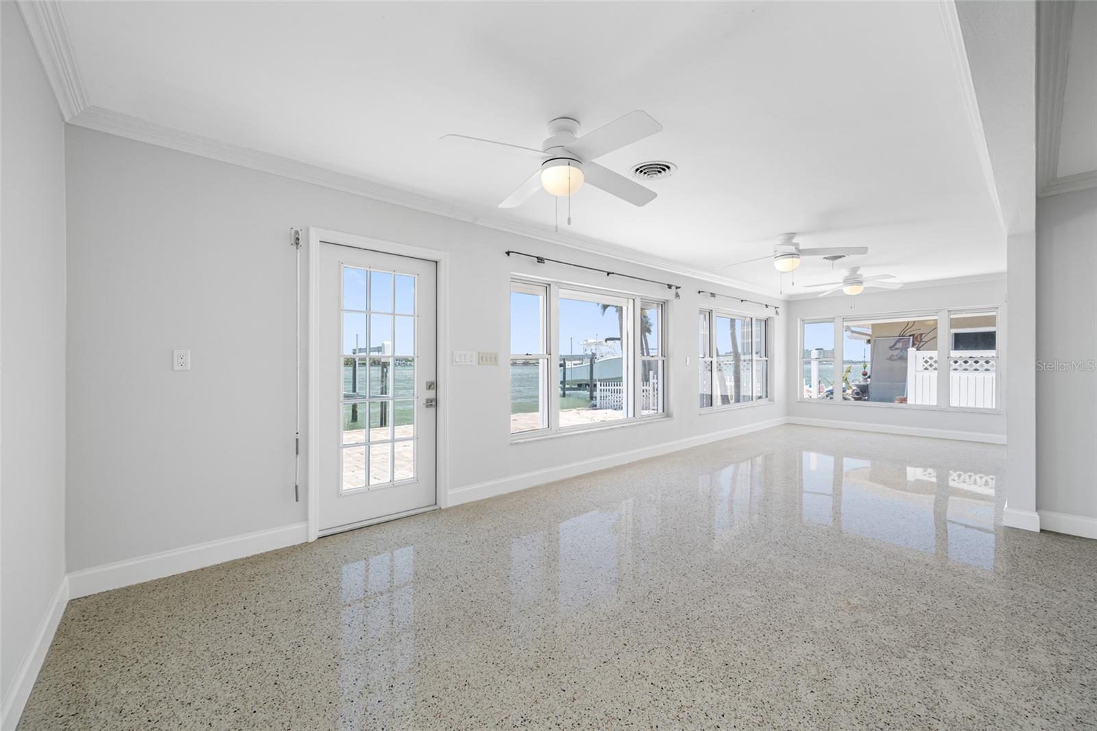 Image 11 of 27 For 16009 6th Street E