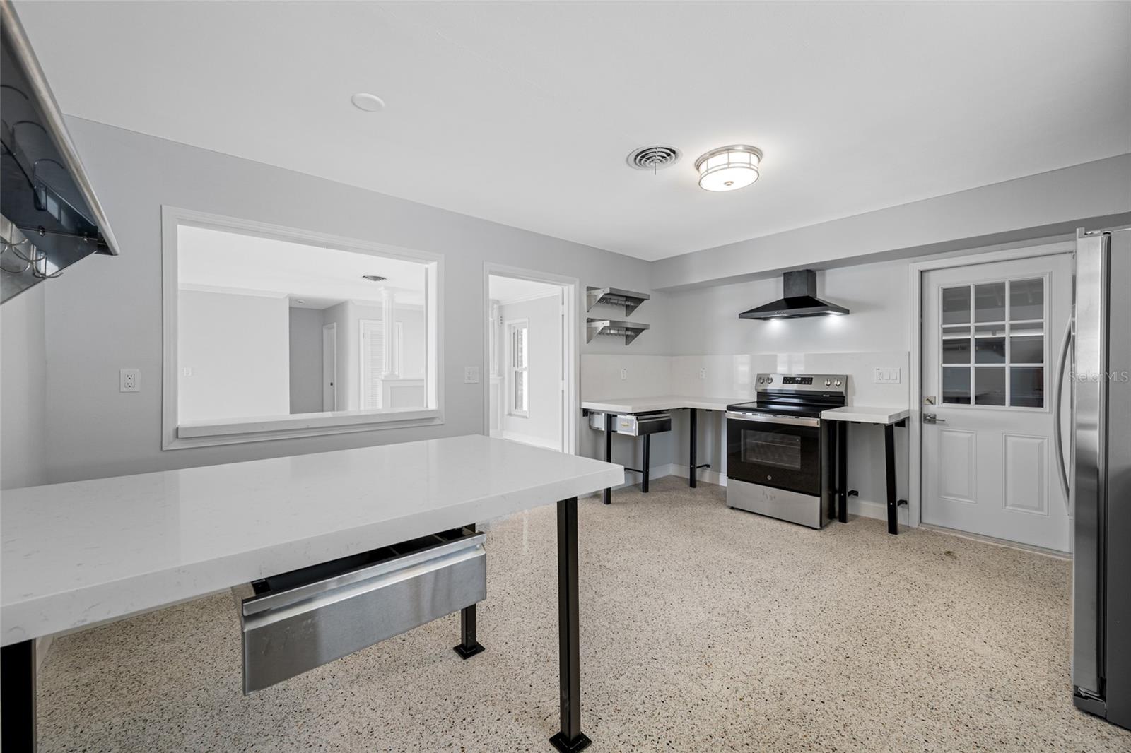 Image 13 of 27 For 16009 6th Street E