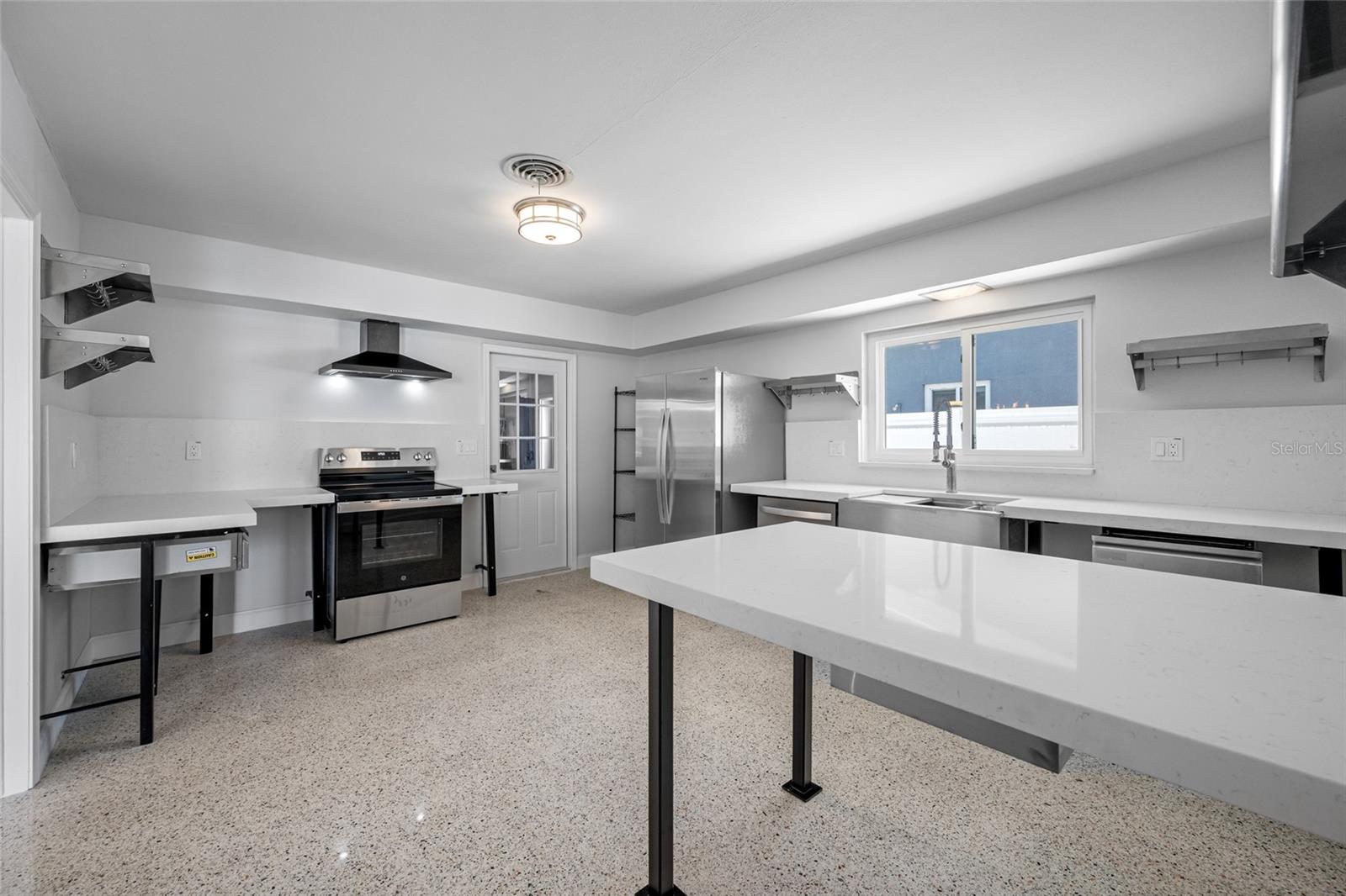 Image 14 of 27 For 16009 6th Street E
