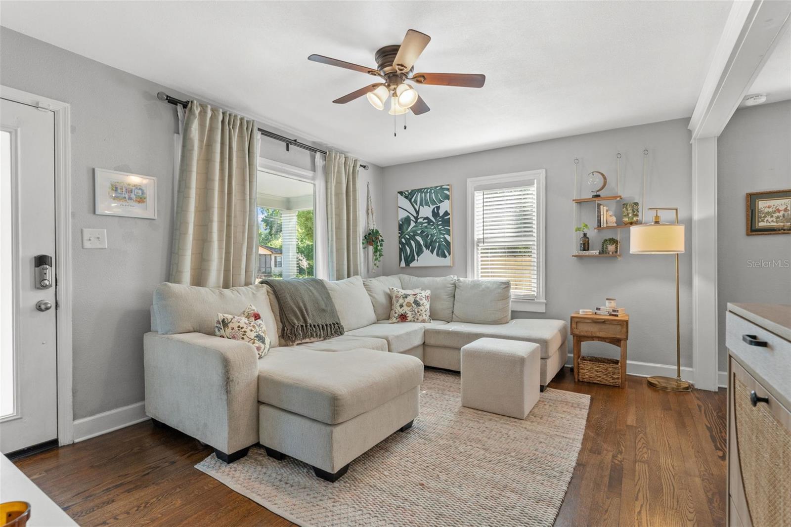 Image 2 of 40 For 1302 Flora Street
