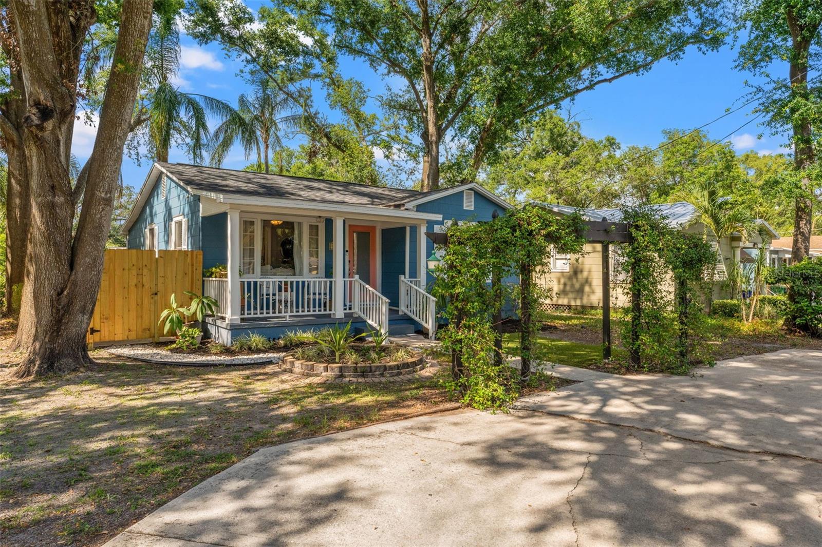 Image 3 of 40 For 1302 Flora Street