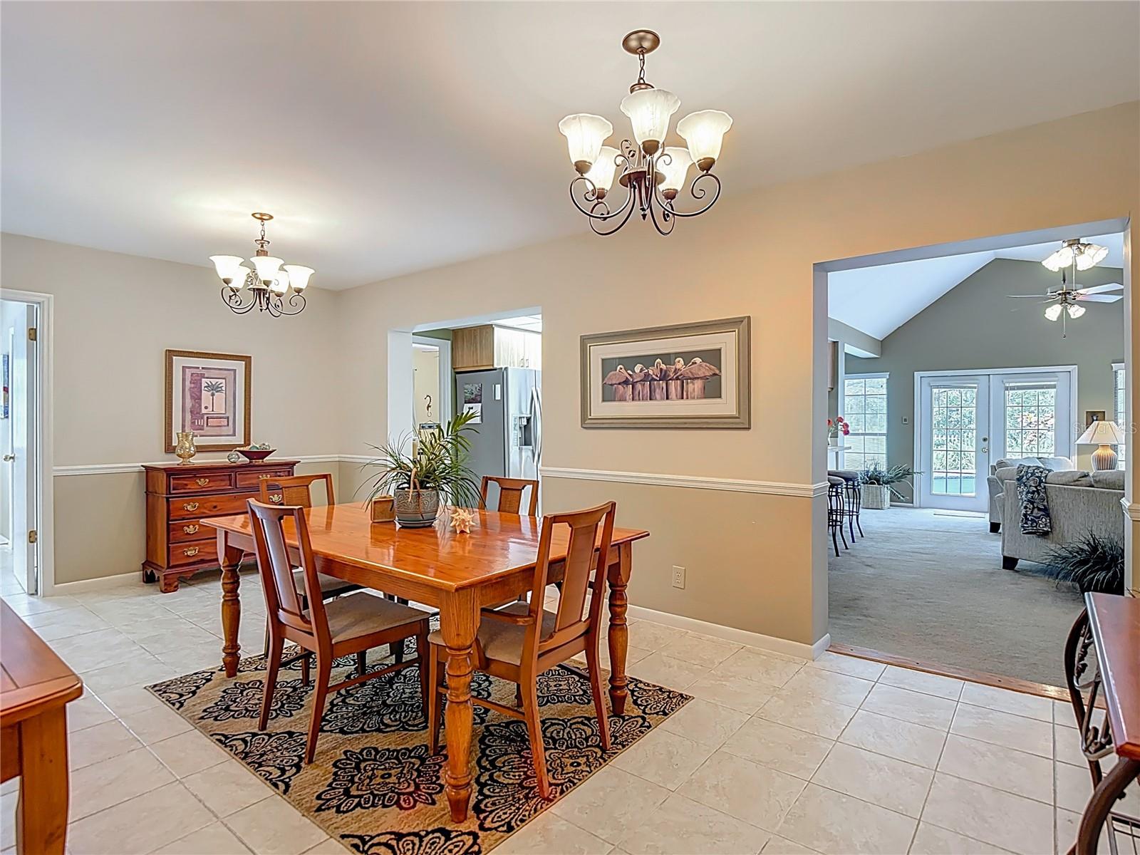 Listing photo id 10 for 10930 Marjory Avenue