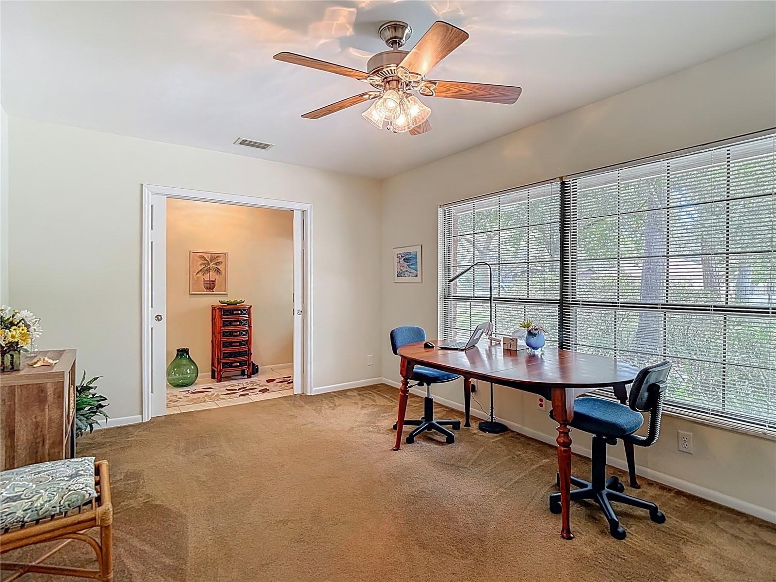 Listing photo id 14 for 10930 Marjory Avenue