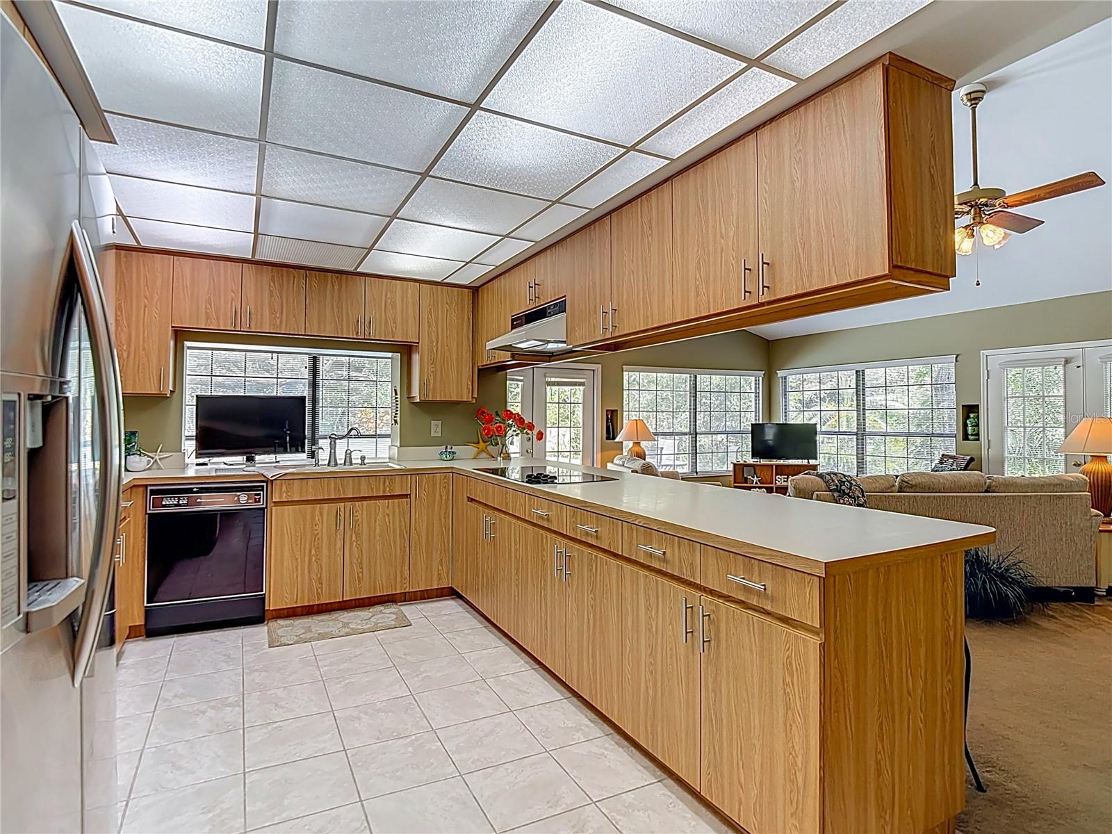 Listing photo id 16 for 10930 Marjory Avenue