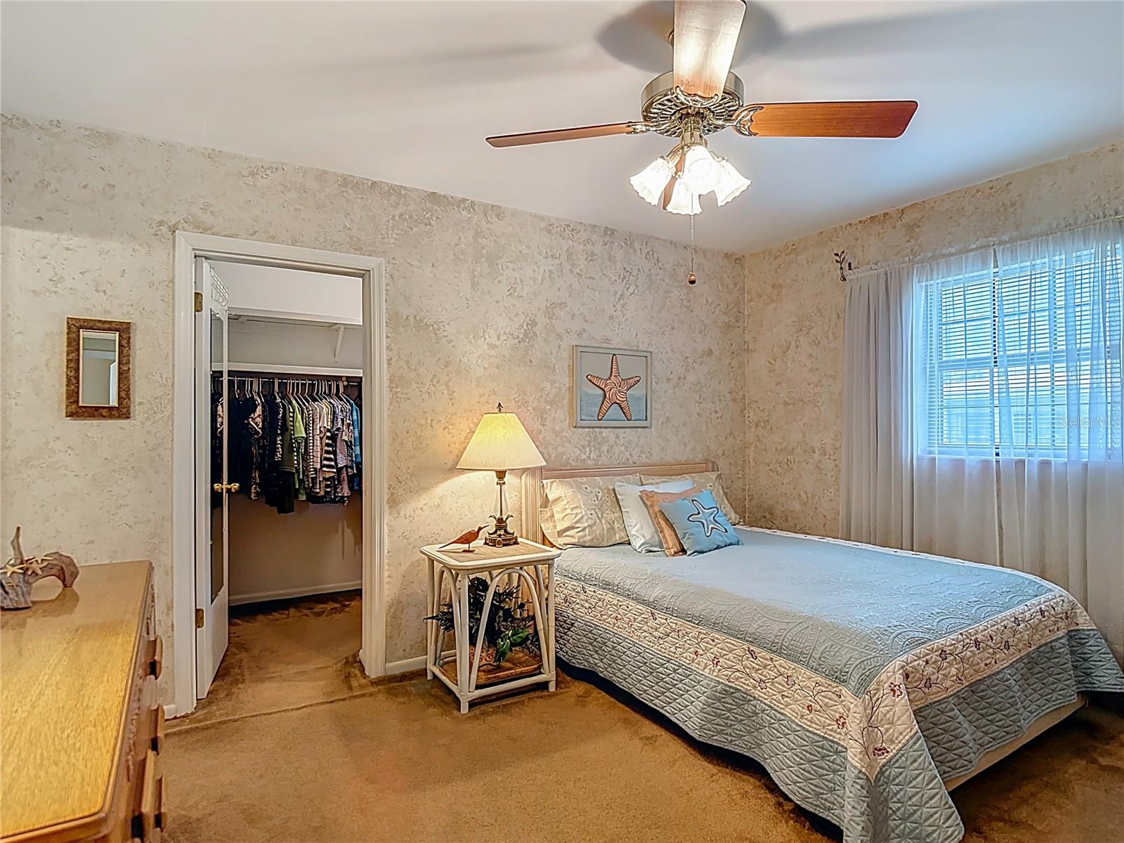 Listing photo id 35 for 10930 Marjory Avenue