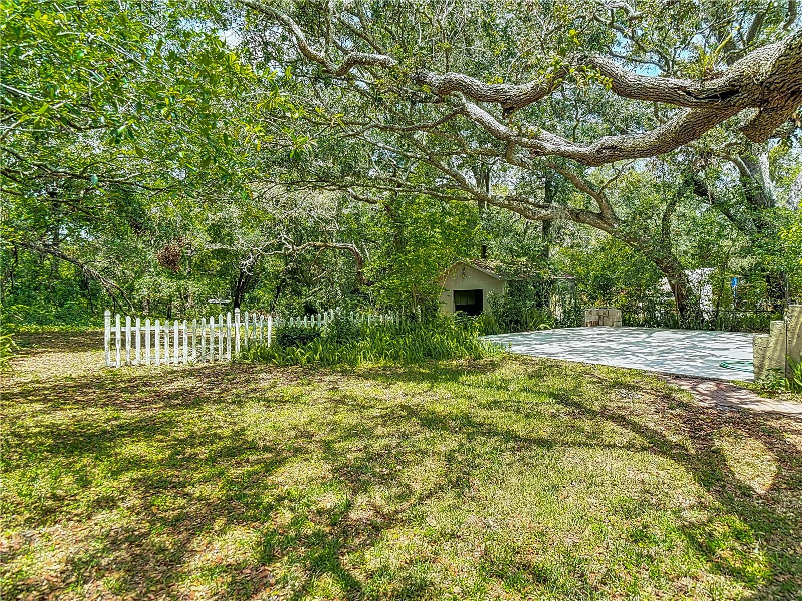 Listing photo id 48 for 10930 Marjory Avenue