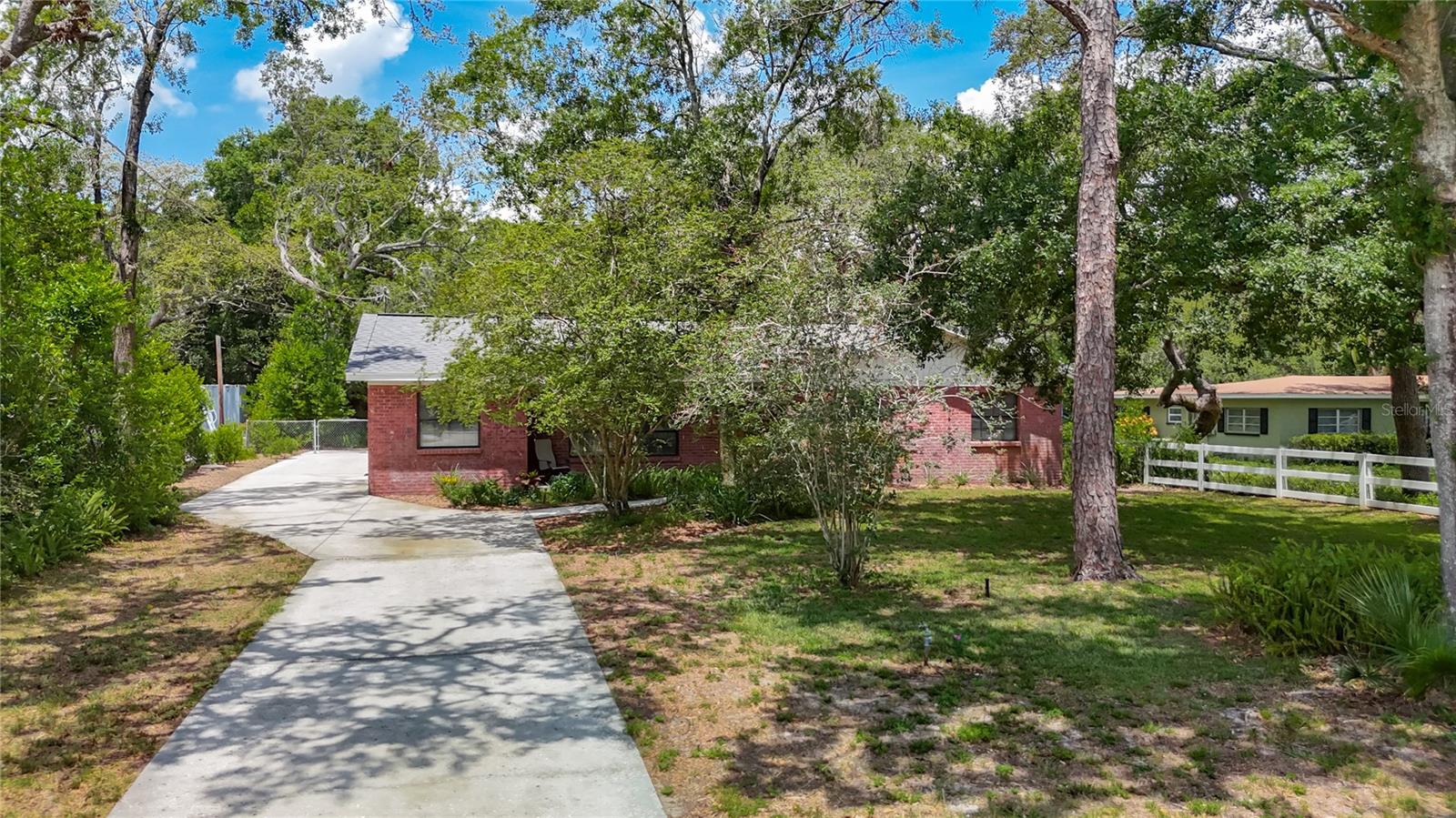 Listing photo id 6 for 10930 Marjory Avenue