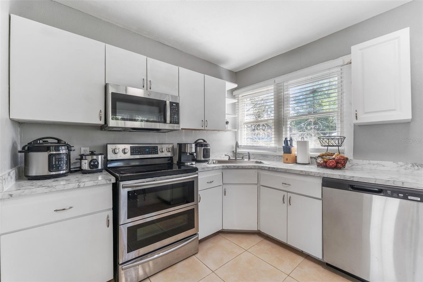 Image 3 of 15 For 918 24th Avenue