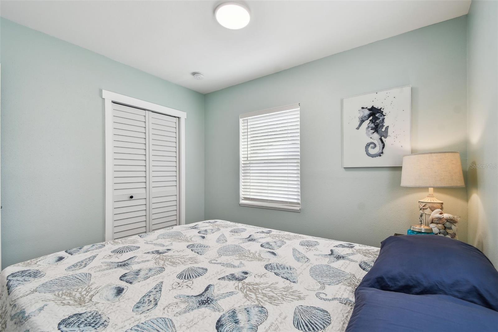 Image 19 of 32 For 1529 Essex Drive N