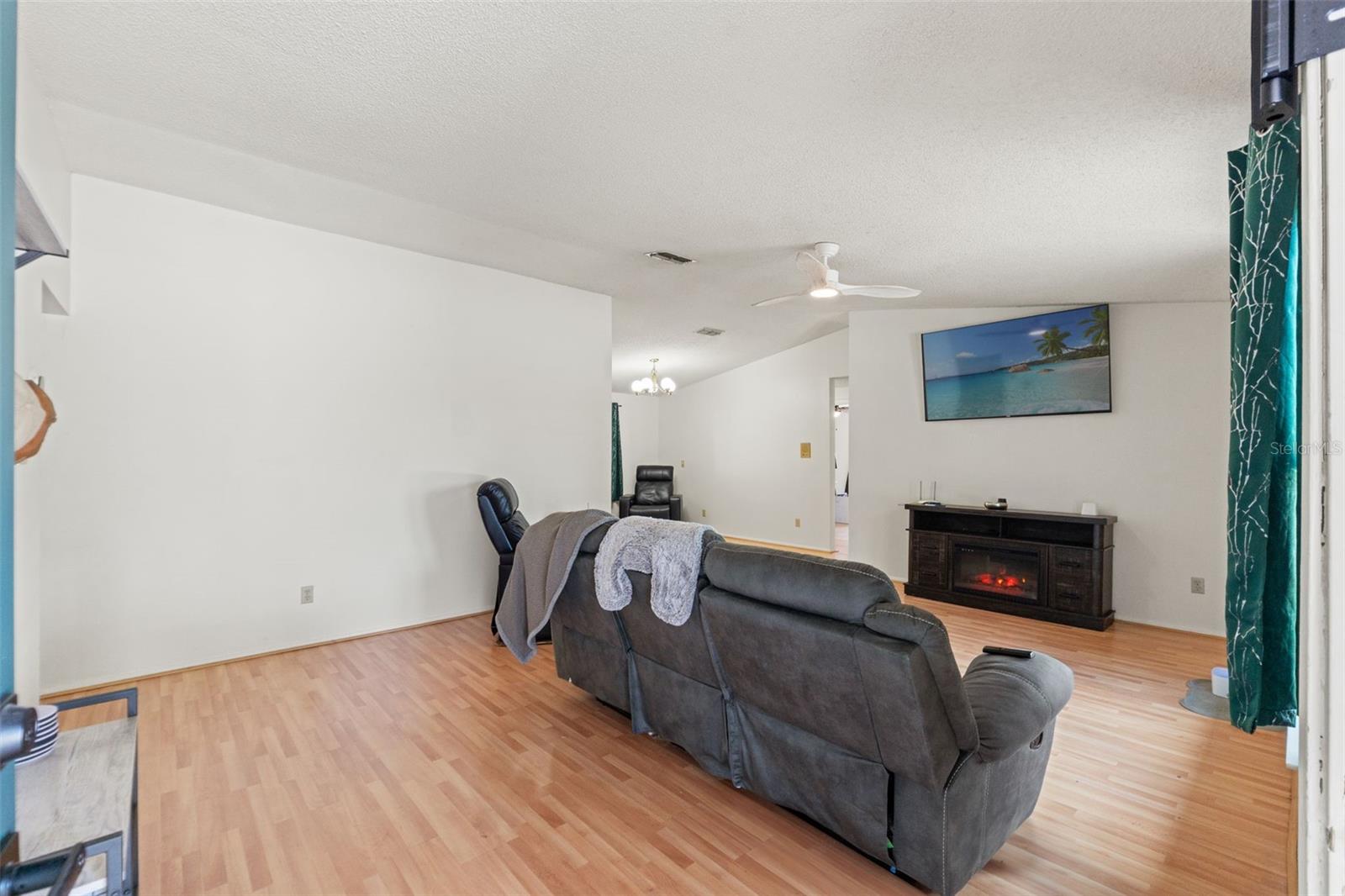 Image 4 of 31 For 8010 Chickasaw Lane