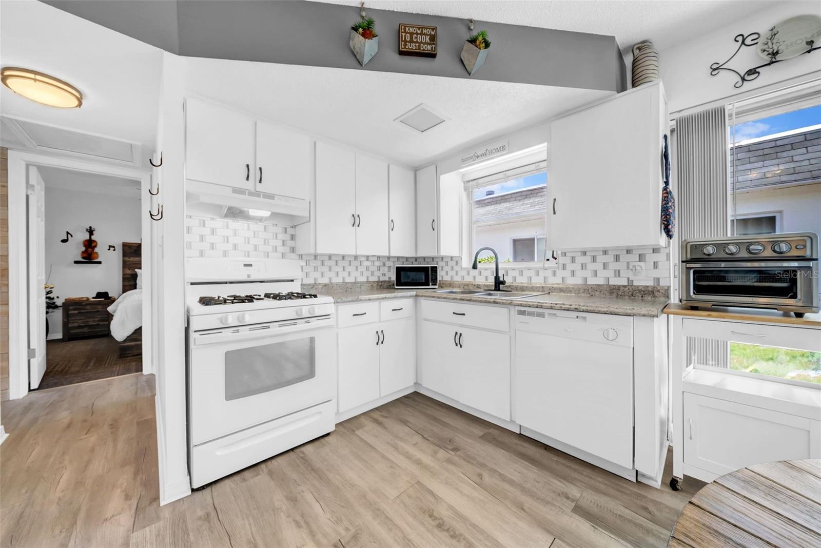 Image 8 of 26 For 7850 40th Avenue N 7850