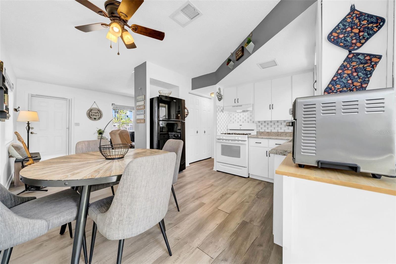 Image 9 of 26 For 7850 40th Avenue N 7850