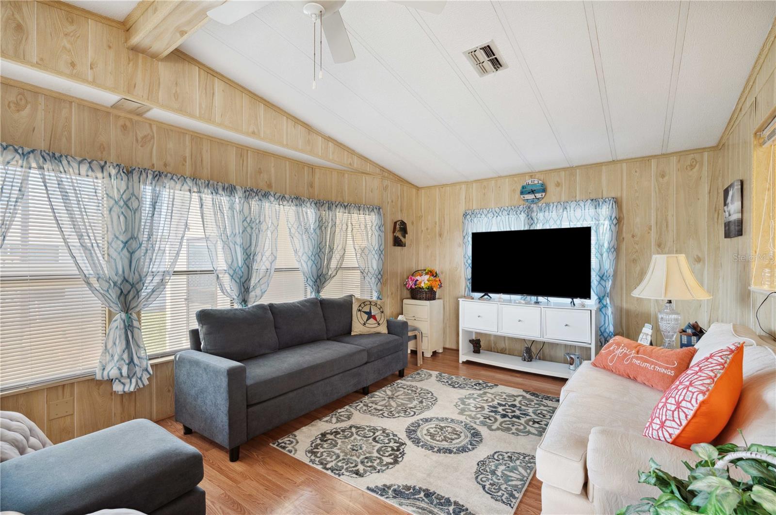 Image 7 of 46 For 5409 Antigua Drive