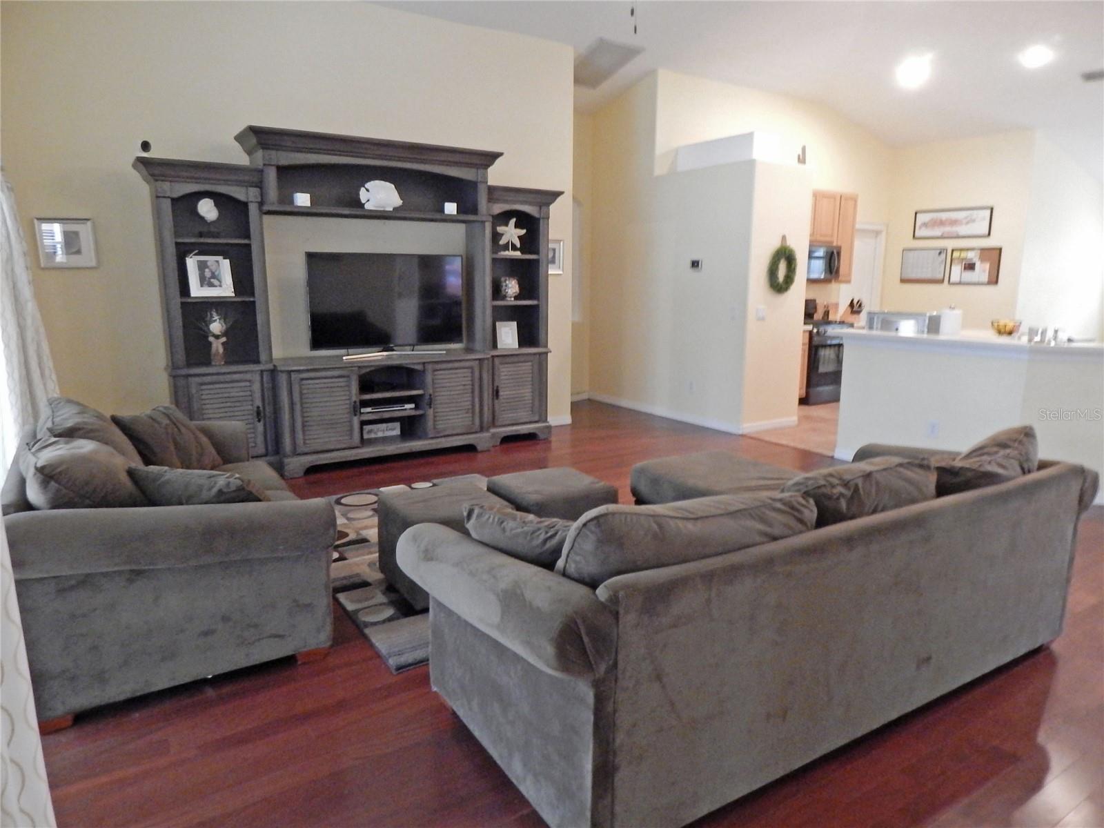 Image 11 of 47 For 5815 Heronview Crescent Drive