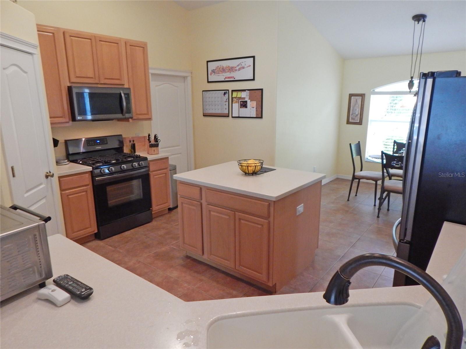Image 14 of 47 For 5815 Heronview Crescent Drive