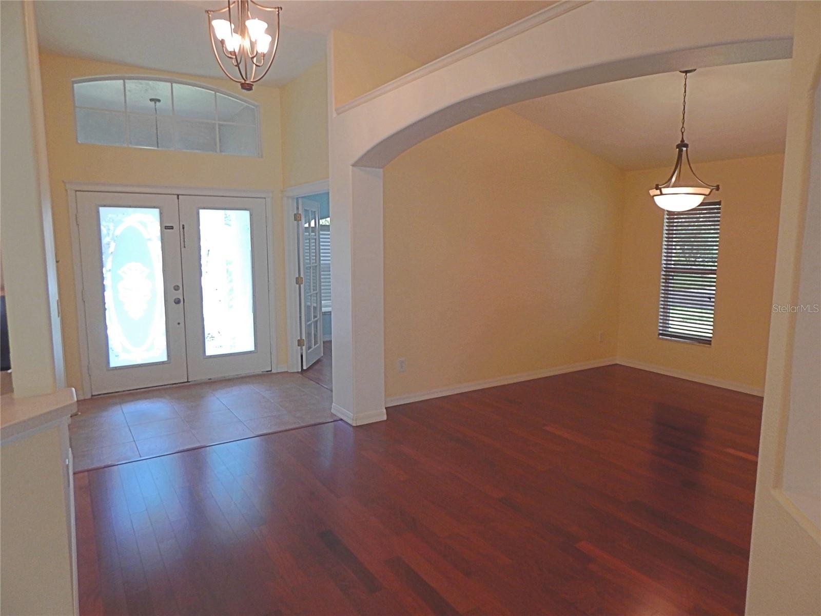 Image 6 of 47 For 5815 Heronview Crescent Drive