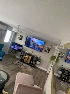 Listing photo id 1 for 11415 Wayne Way