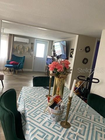 Listing photo id 3 for 11415 Wayne Way
