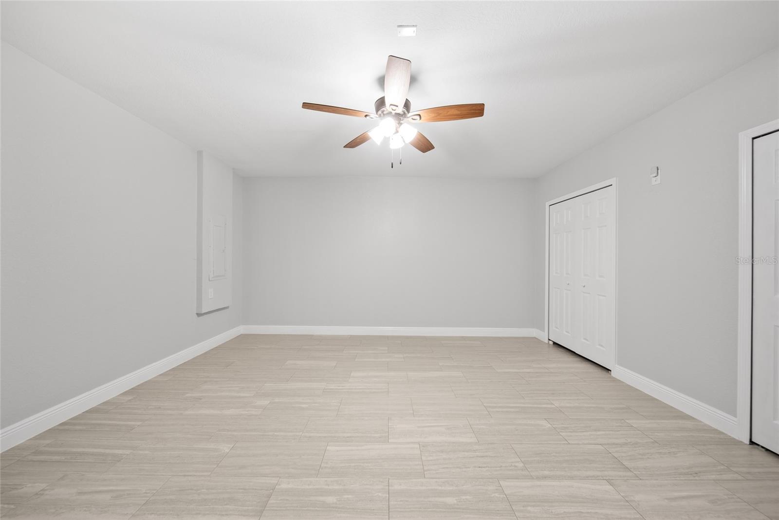 Listing photo id 16 for 11363 Cocoa Beach Drive