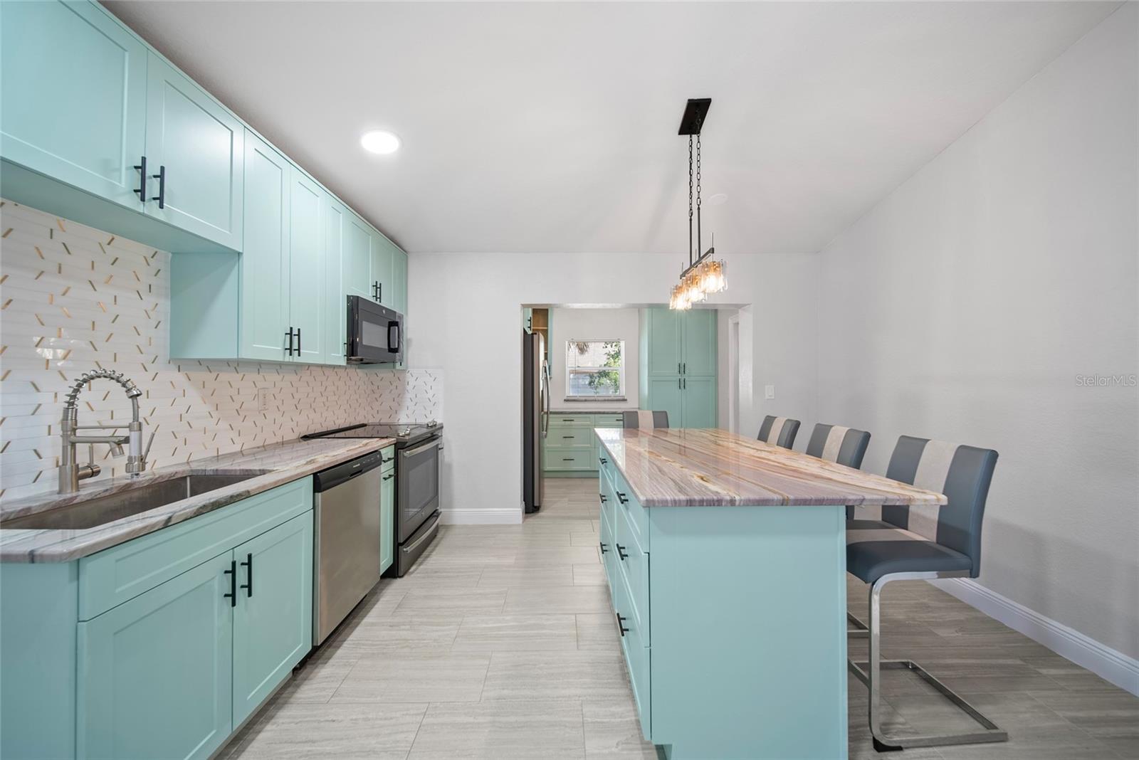Listing photo id 2 for 11363 Cocoa Beach Drive