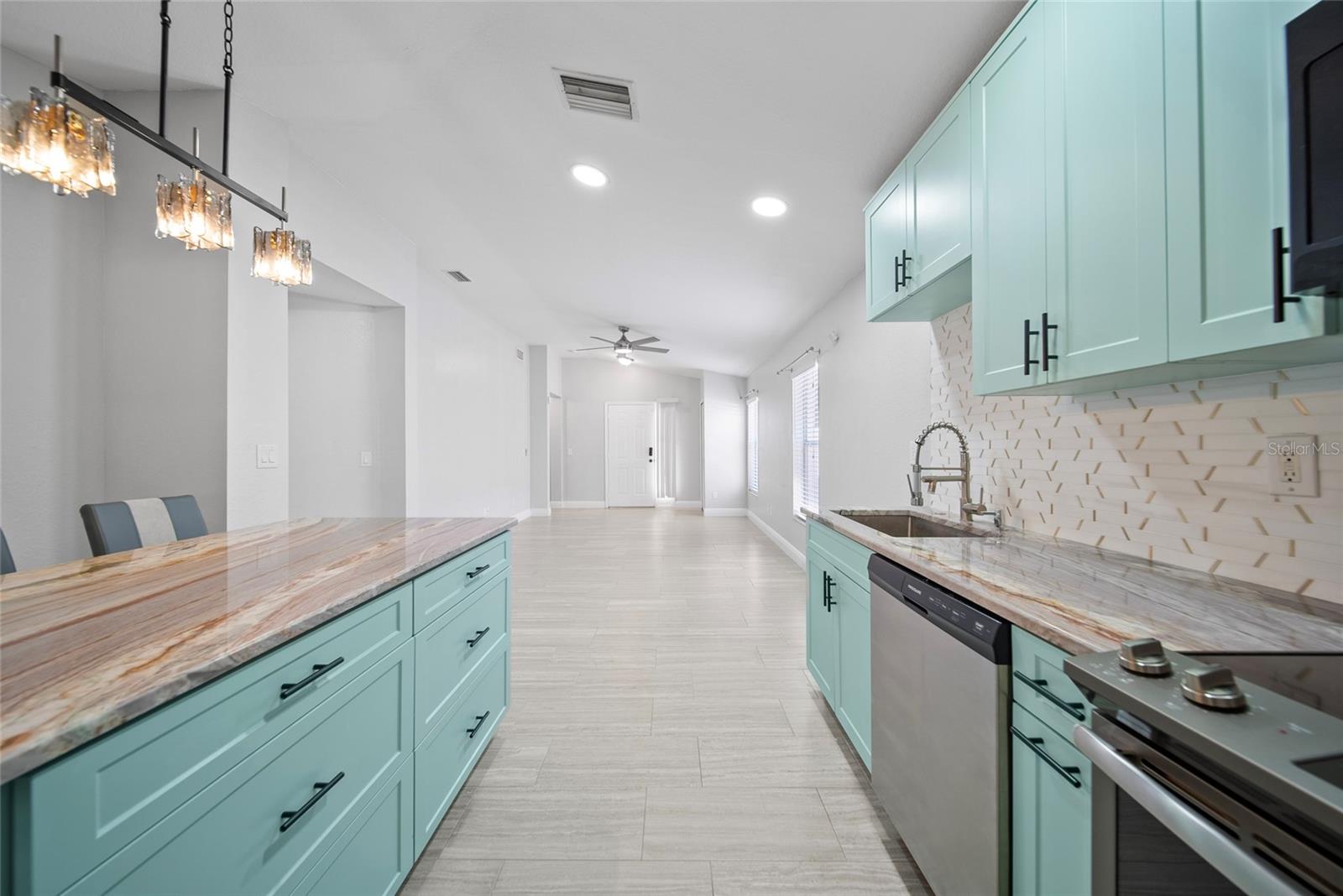 Listing photo id 3 for 11363 Cocoa Beach Drive