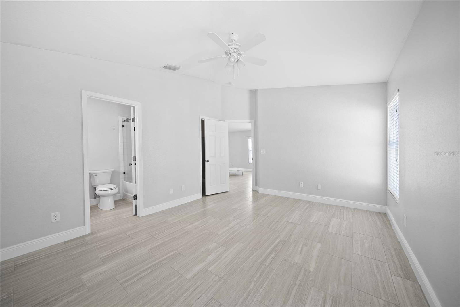 Listing photo id 7 for 11363 Cocoa Beach Drive