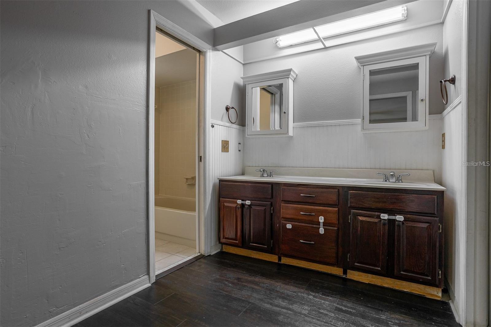 Image 10 of 22 For 5203 Bayshore Boulevard 5