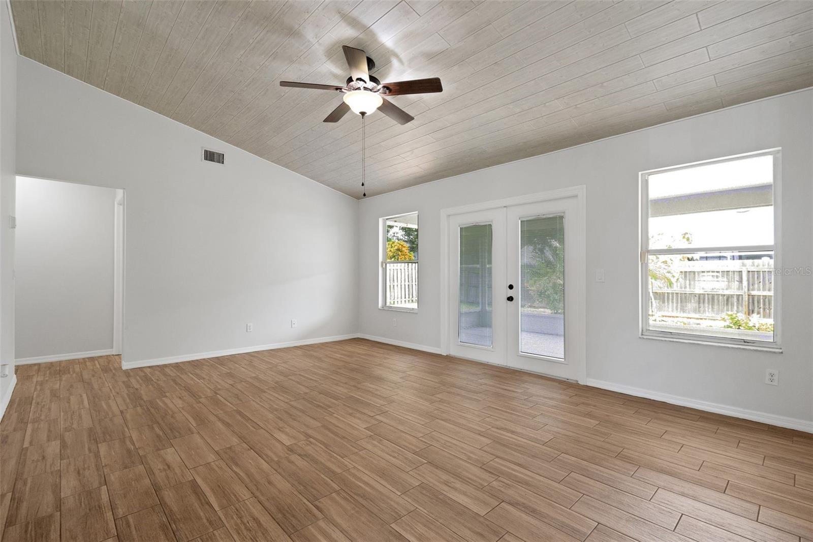 Image 11 of 15 For 679 Sandpiper Circle
