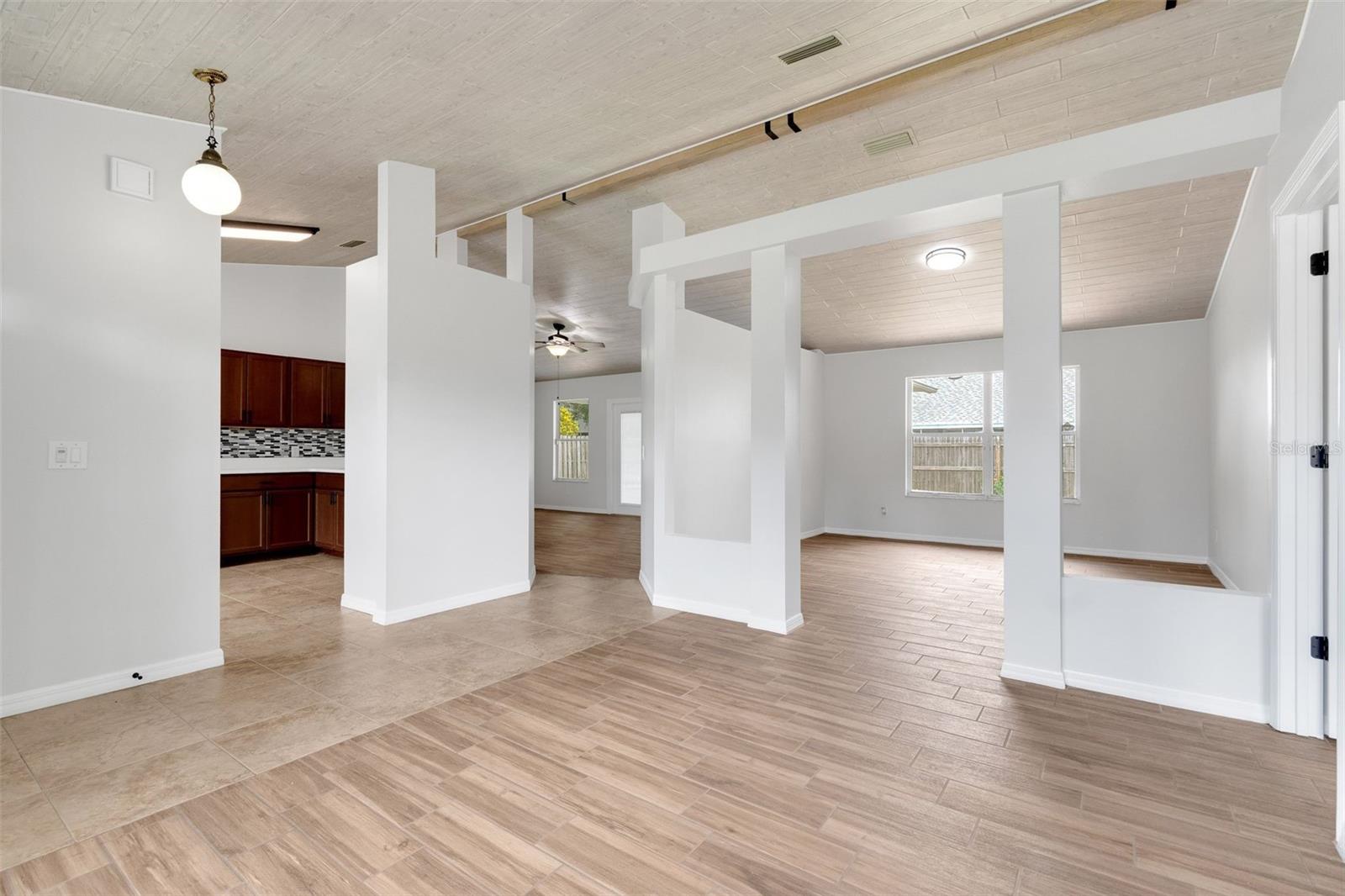 Image 4 of 15 For 679 Sandpiper Circle