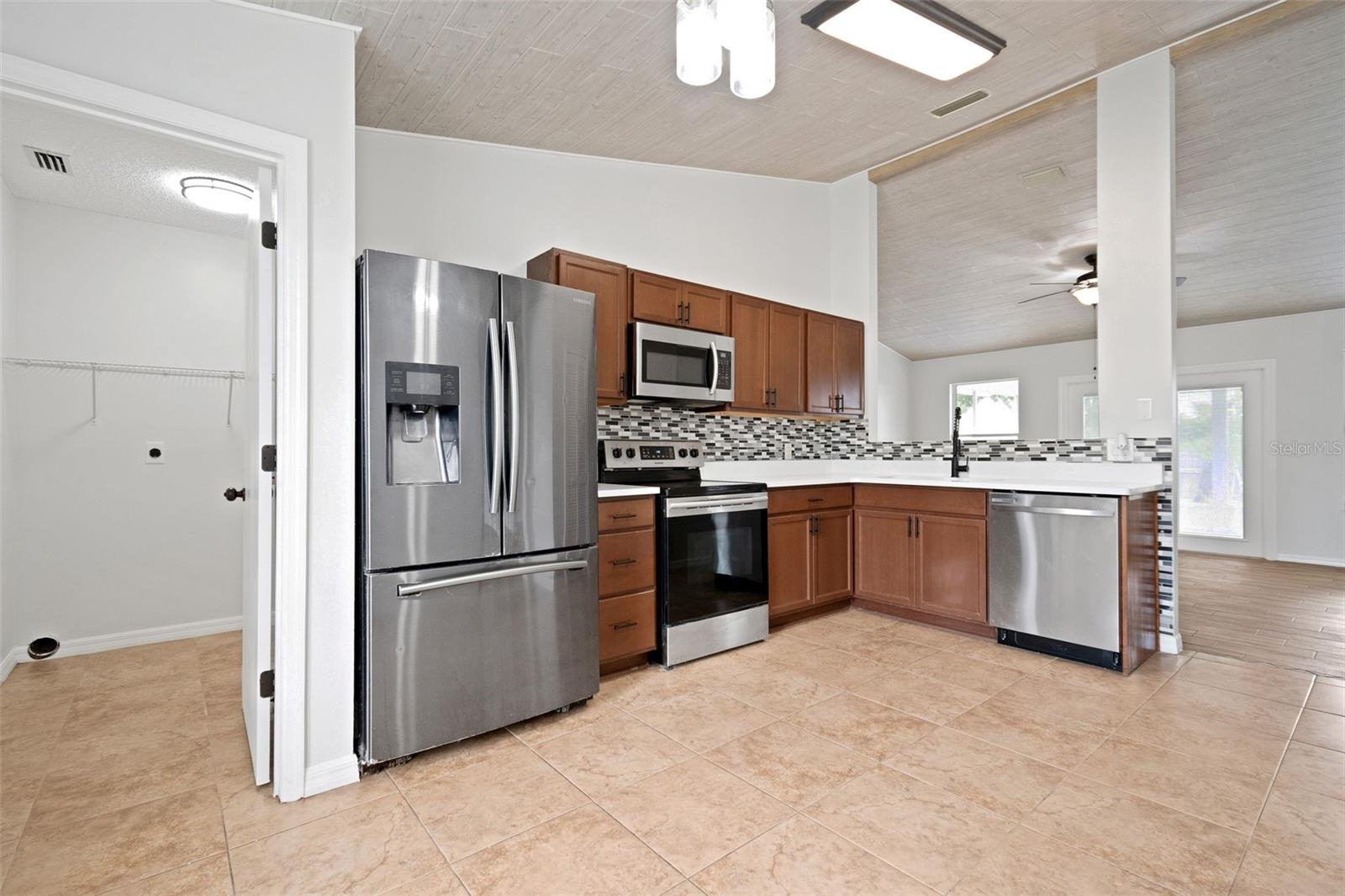 Image 5 of 15 For 679 Sandpiper Circle