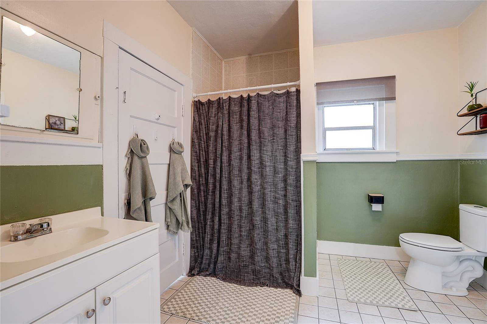 Image 19 of 32 For 508 Walker Street