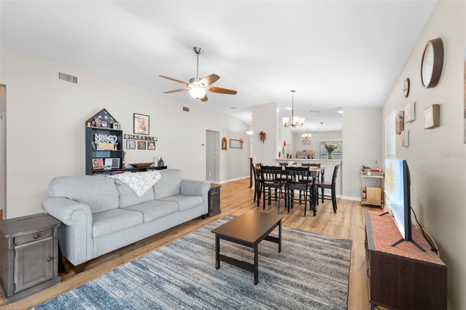 Image 11 of 40 For 11845 Autumn Creek Drive