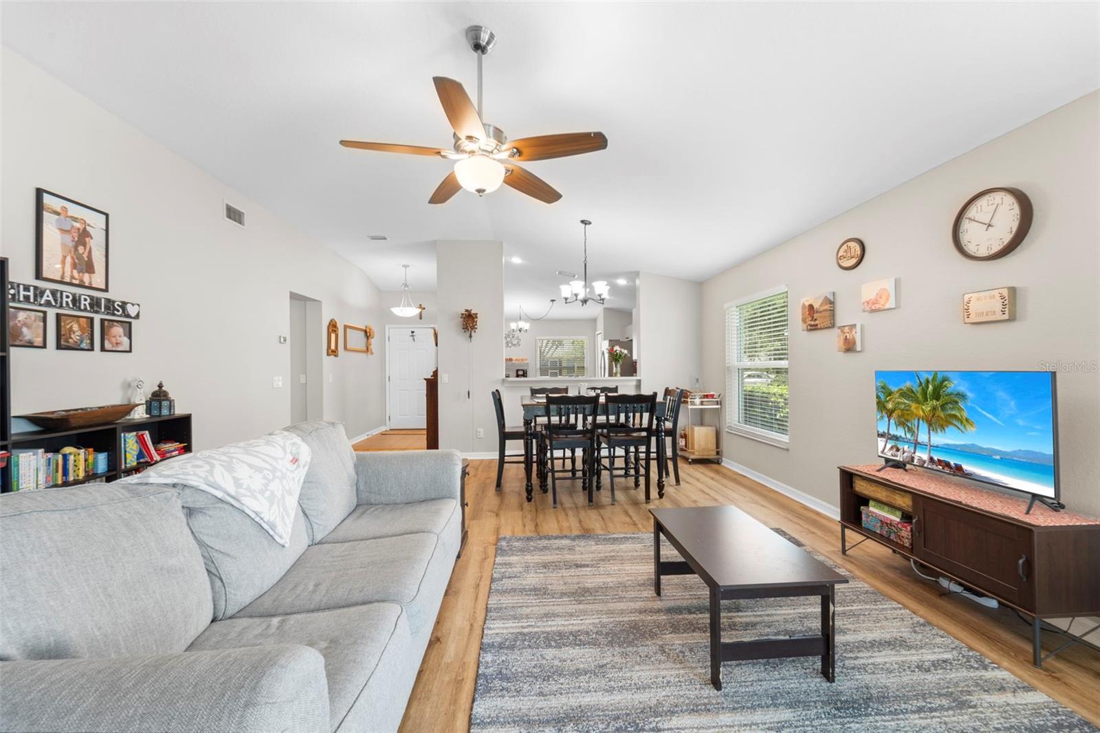 Image 12 of 40 For 11845 Autumn Creek Drive