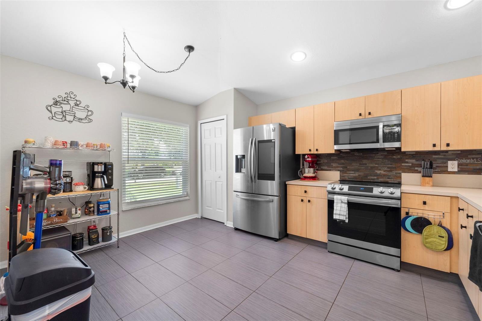 Image 6 of 40 For 11845 Autumn Creek Drive