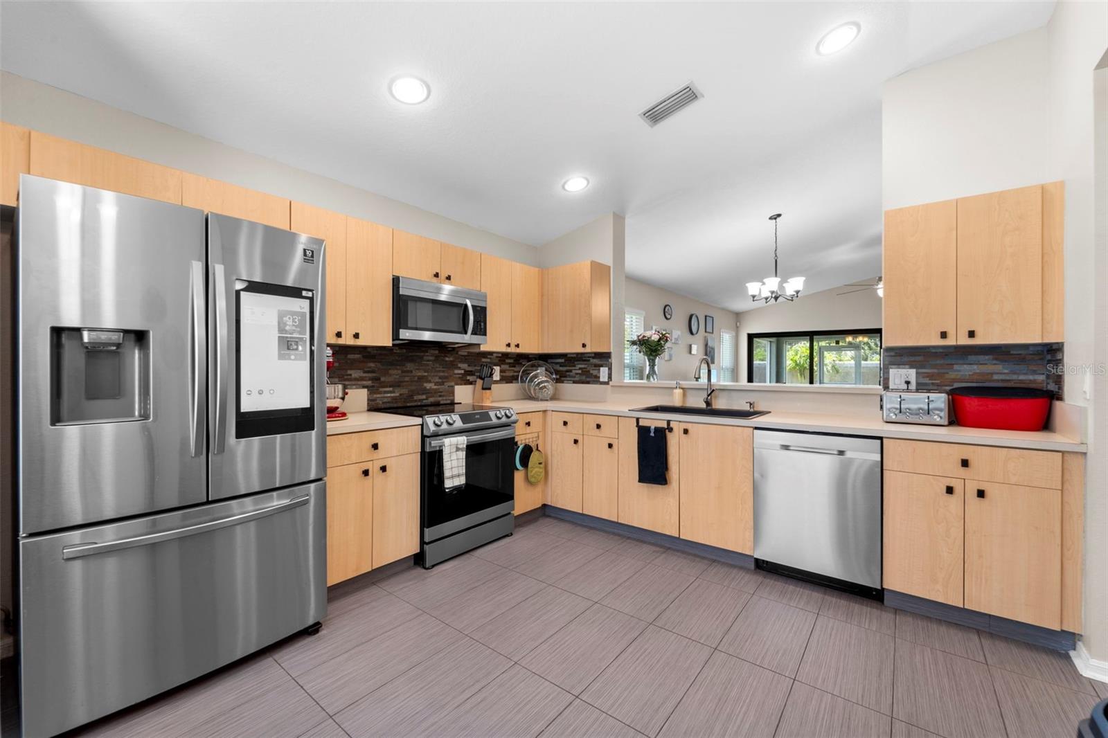 Image 7 of 40 For 11845 Autumn Creek Drive