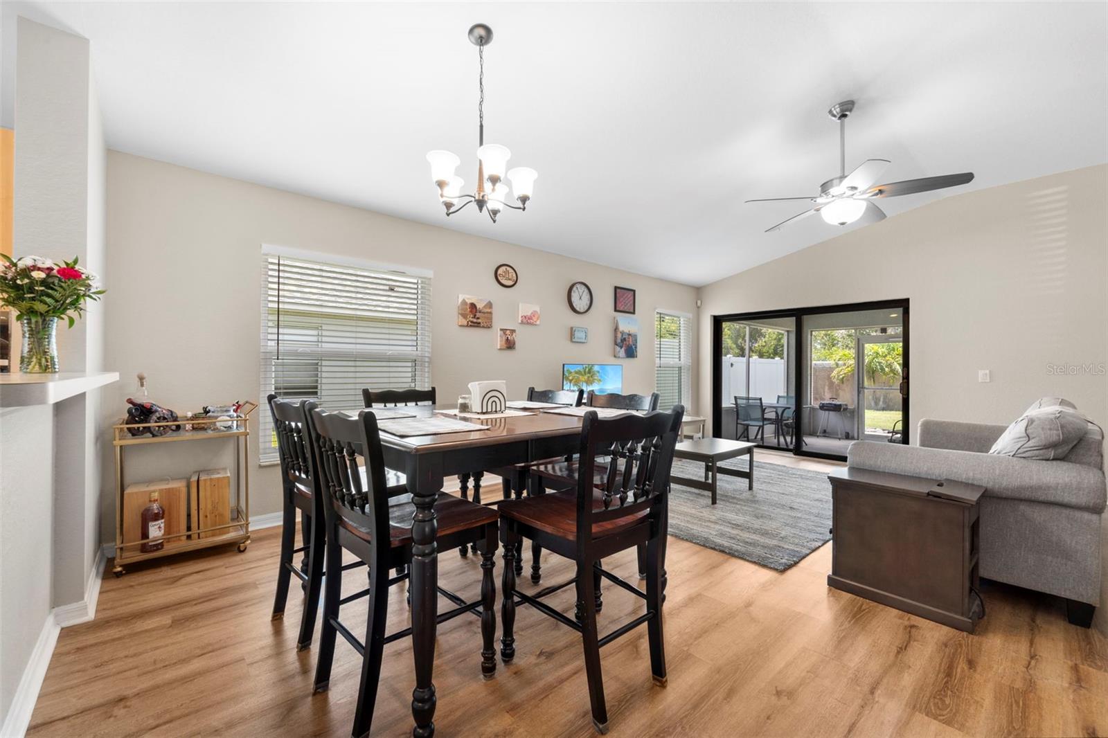 Image 9 of 40 For 11845 Autumn Creek Drive