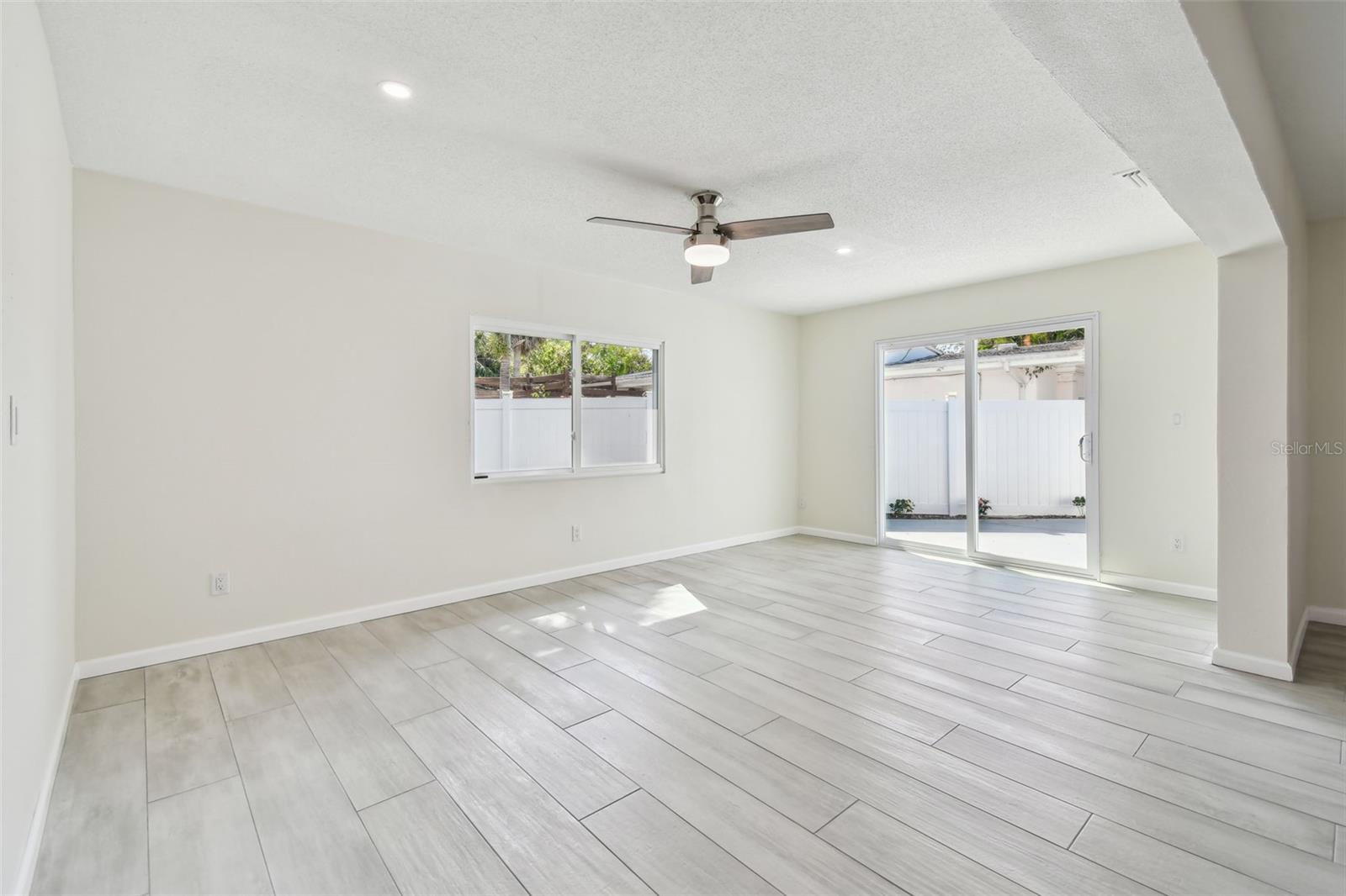 Image 19 of 46 For 94 Nicholas Drive