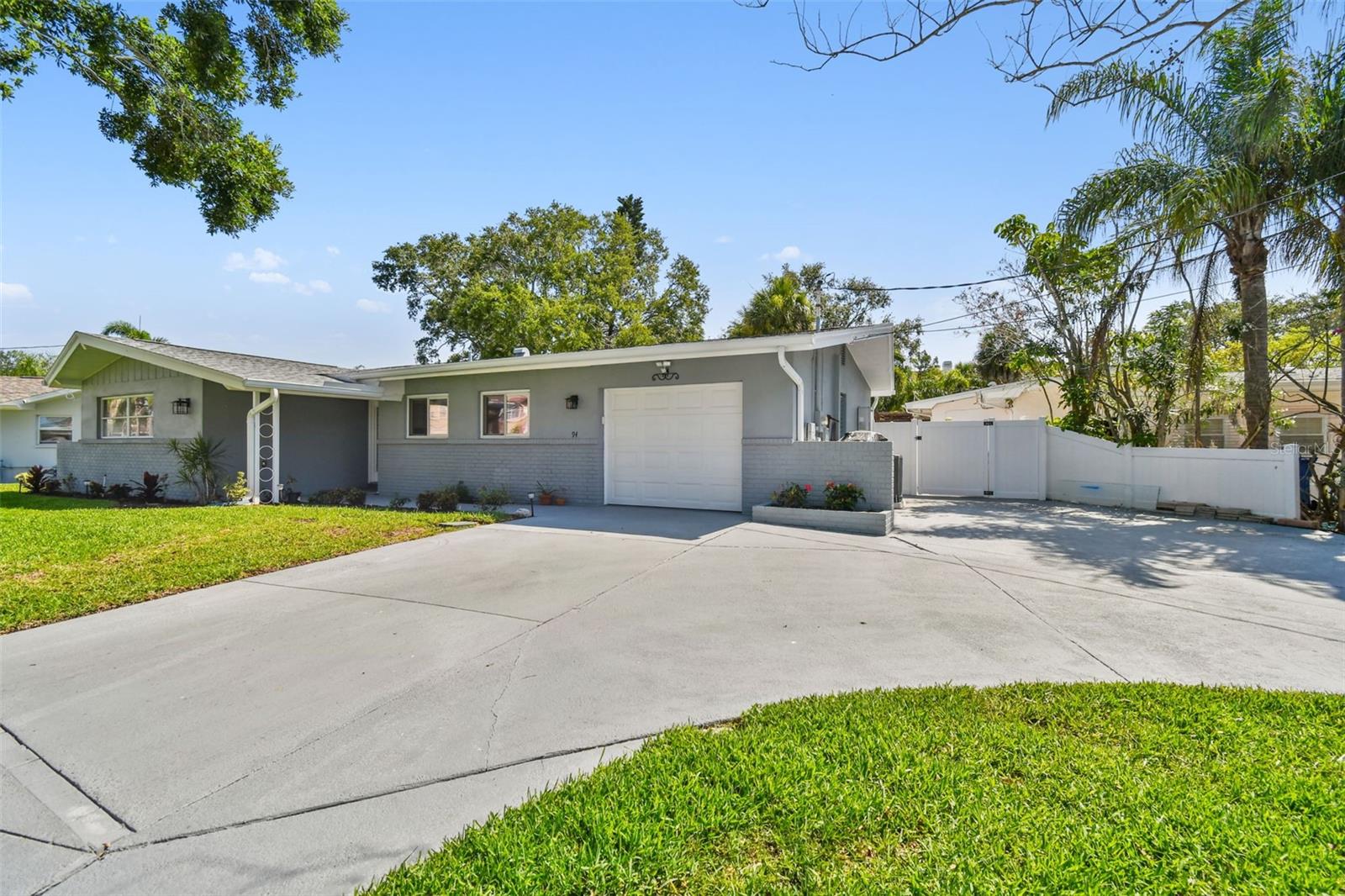 Image 2 of 46 For 94 Nicholas Drive